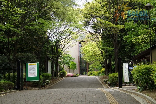 các trường đại học học phí rẻ ở Osaka 