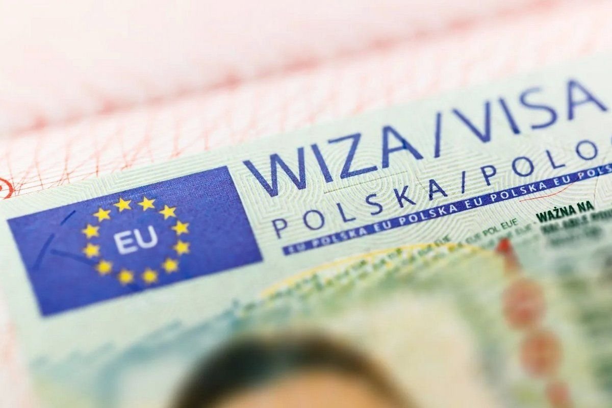 Hướng Dẫn Chi Tiết về Visa Du Lịch Poland - Hướng Dẫn Chi Tiết Chuyến Phiêu Lưu Đáng Nhớ Tại Châu Âu - Hướng Dẫn Chi Tiết về Visa Du Lịch Poland