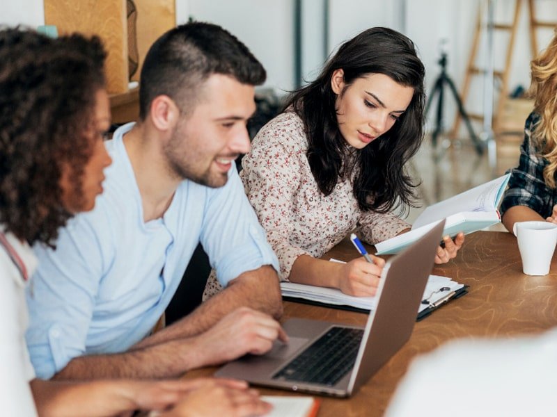 Cơ Hội Nghề Nghiệp Sau Khi Du Học Ba Lan - Bước Đệm Vững Chắc Cho Tương Lai Sáng Lạng Cơ Hội Nghề Nghiệp Sau Khi Du Học Ba Lan - Bước Đệm Vững Chắc Cho Tương Lai Sáng Lạng